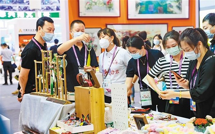 聚焦农高会:农副产品“琳琅满目” 乡村振兴“硕果累累”